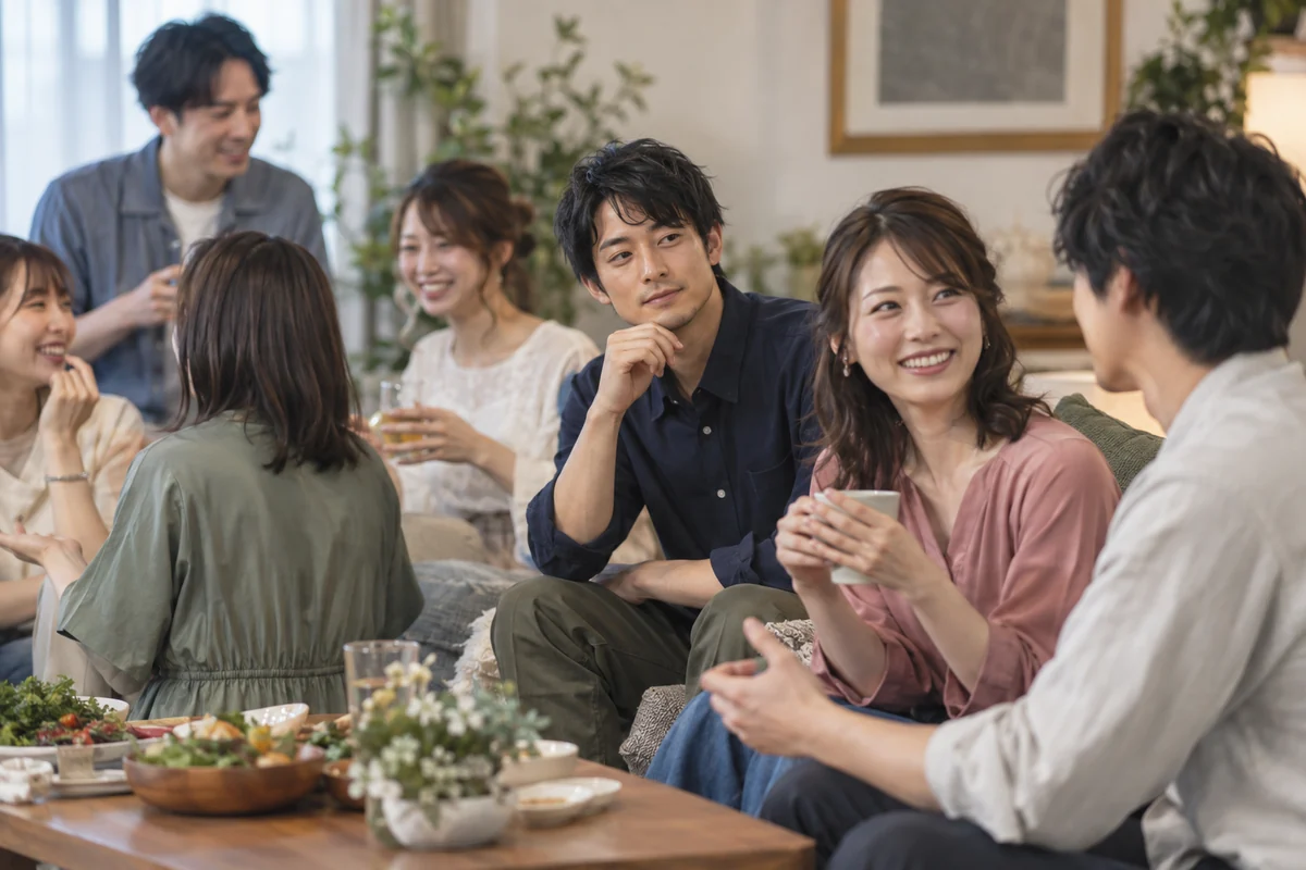 友好的な態度と特別な好意の違いを場面から考える男性